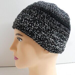 OS Handmade Crochet Black White Beanie Hand Knit Skull Cap Warm Hat NWT